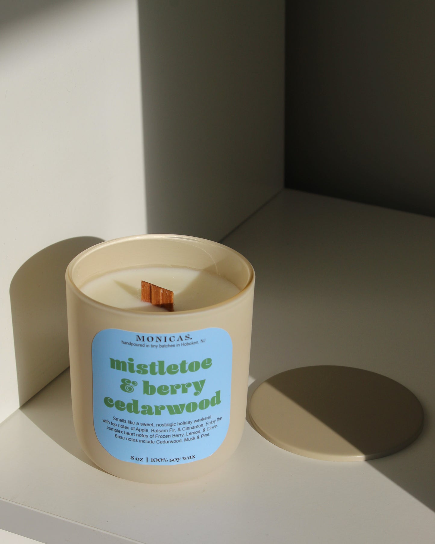 Mistletoe & Berry Cedarwood Soy Candle
